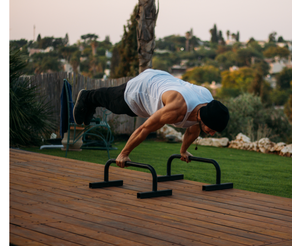 Fiatal férfi edzés közben, reprezentálva az egészség fontosságát.